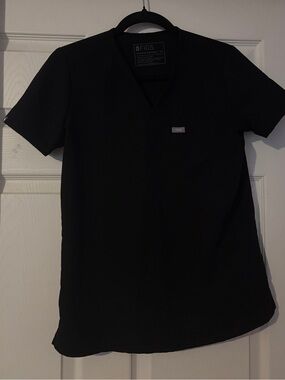 XS FIGS CATARINA TOP